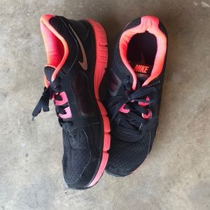 **HOLD**Brand New Nike Tennis Shoes - neon/black